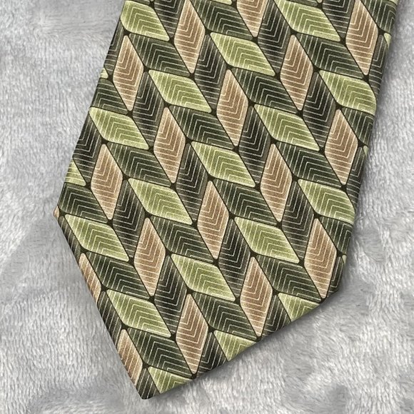 Stafford Mens Neck Tie Green Brown Geometric Print 100% Silk Made in USA - Picture 2 of 11